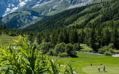 Golf a Courmayeur: green a 9 buche tra le vette