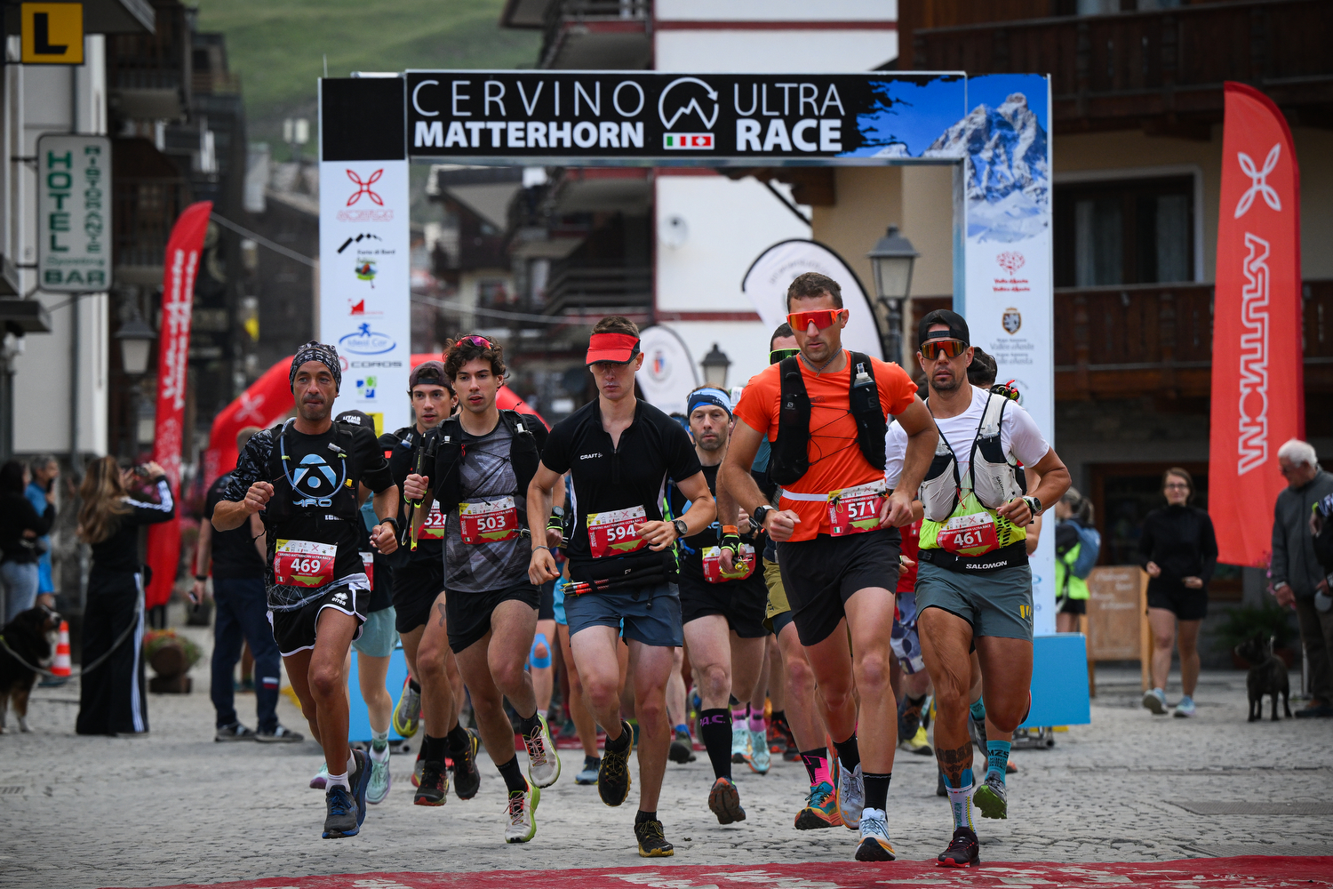 immagini dell’edizione 2024Cervinia, Valtournenche, Valle d’Aosta, Italy July, 27th, 2024. CMUR Cervino Matterhorn Ultra Race 2024. 55K 3800m D+, 28K 1750 m D+, 16K 1000m D+. Photo credit CMUR/ Damiano Benedetto