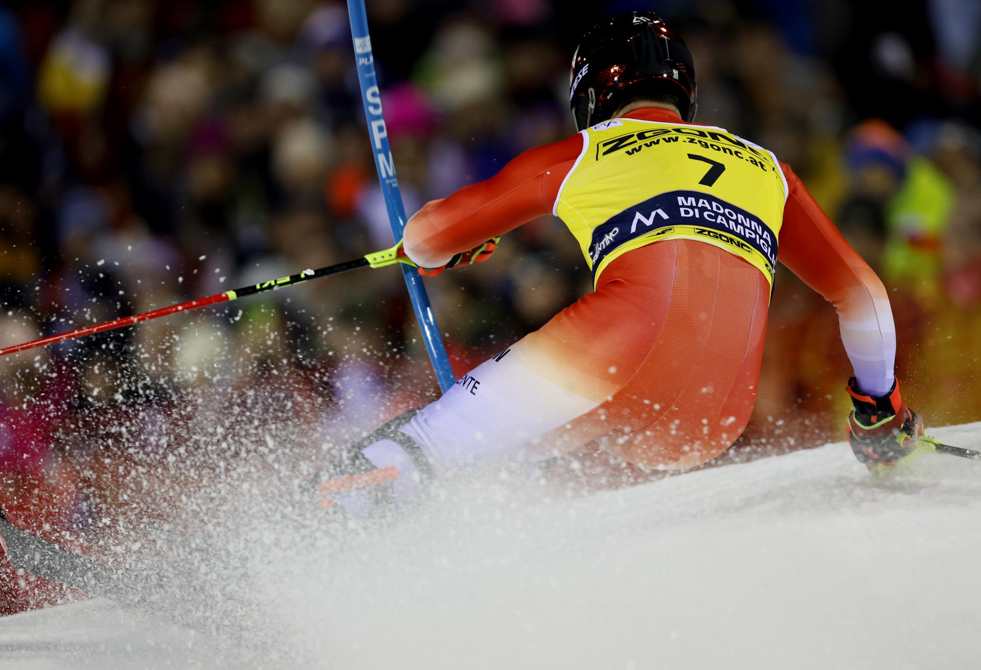 Secondo tempo di manche per Loic Meillard (Credits: Pentaphoto);